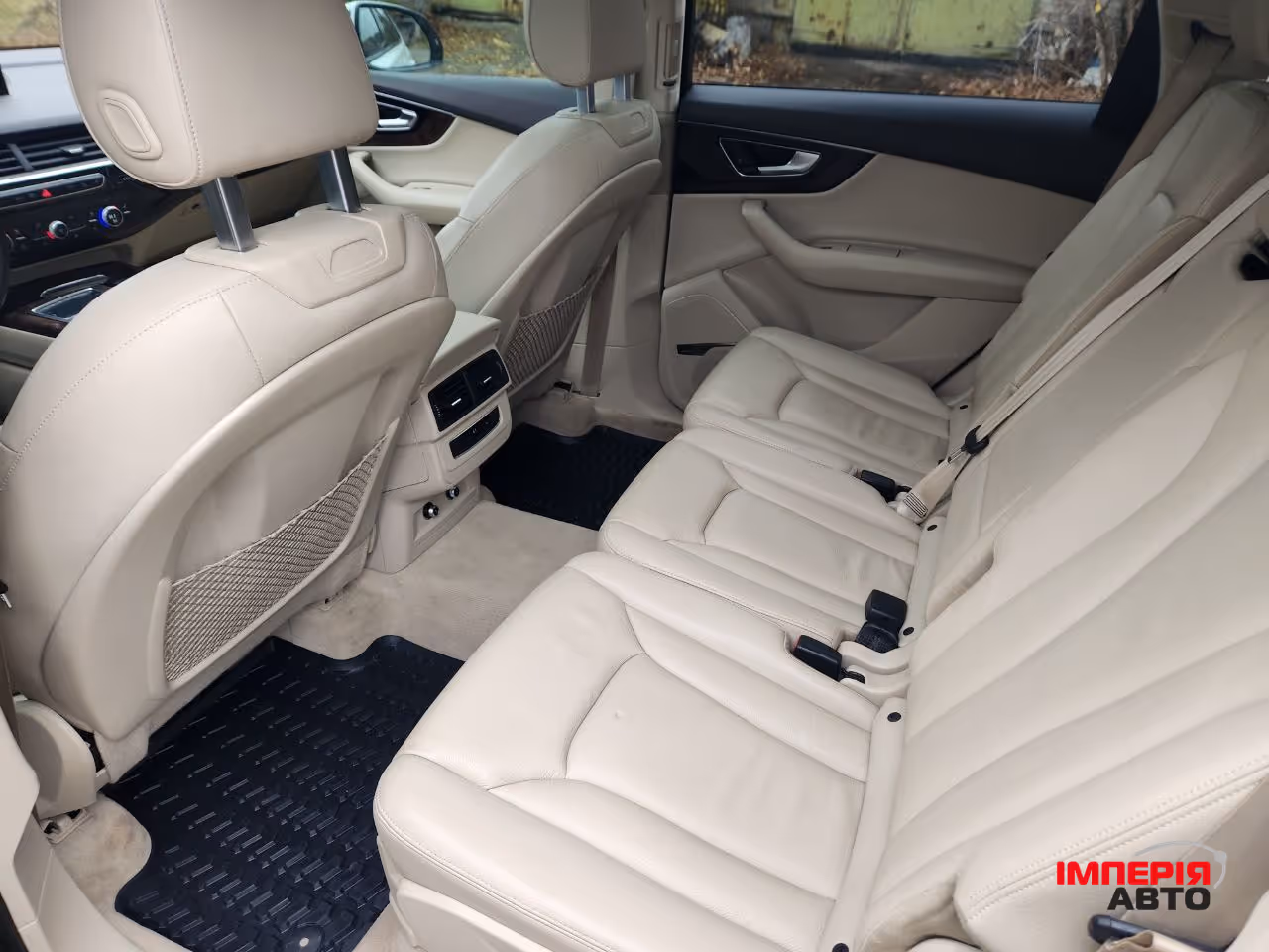 Audi Q7 - фото 12