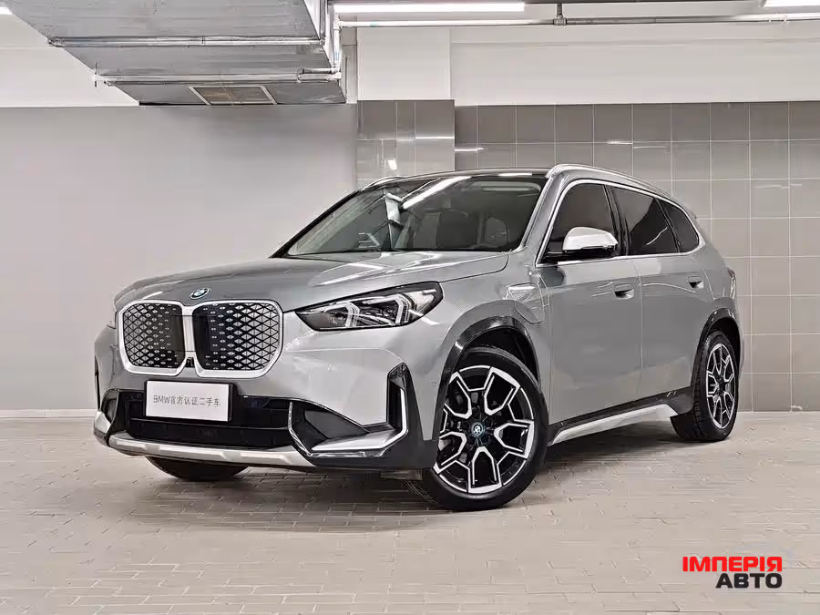 BMW iX1 - фото 1
