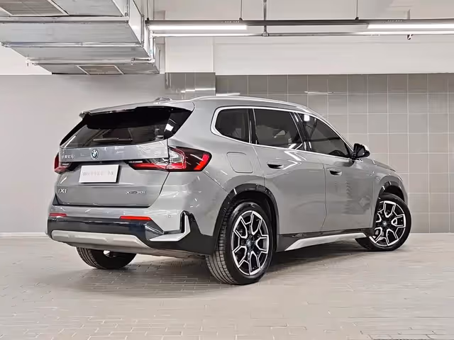 BMW iX1 - фото 2