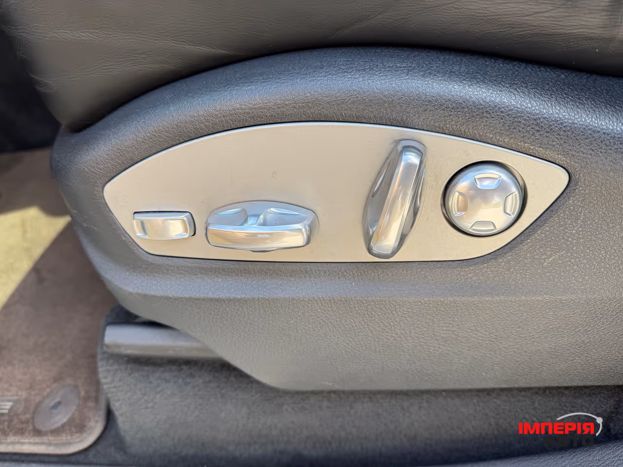 Porsche Cayenne - фото 18