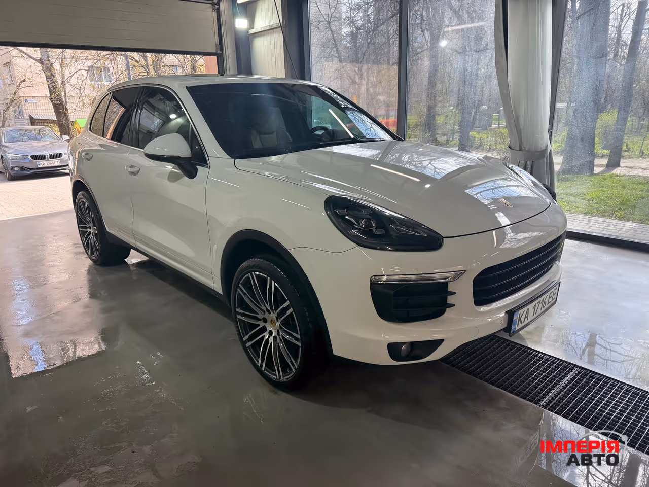 Porsche Cayenne - фото 1