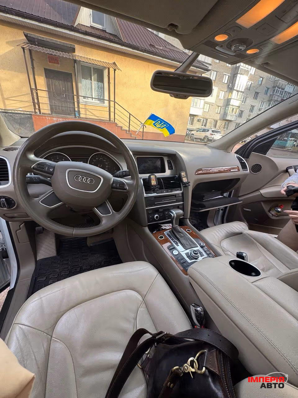 Audi Q7 - фото 8
