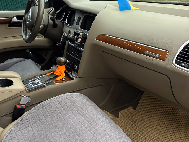 Audi Q7 - фото 4