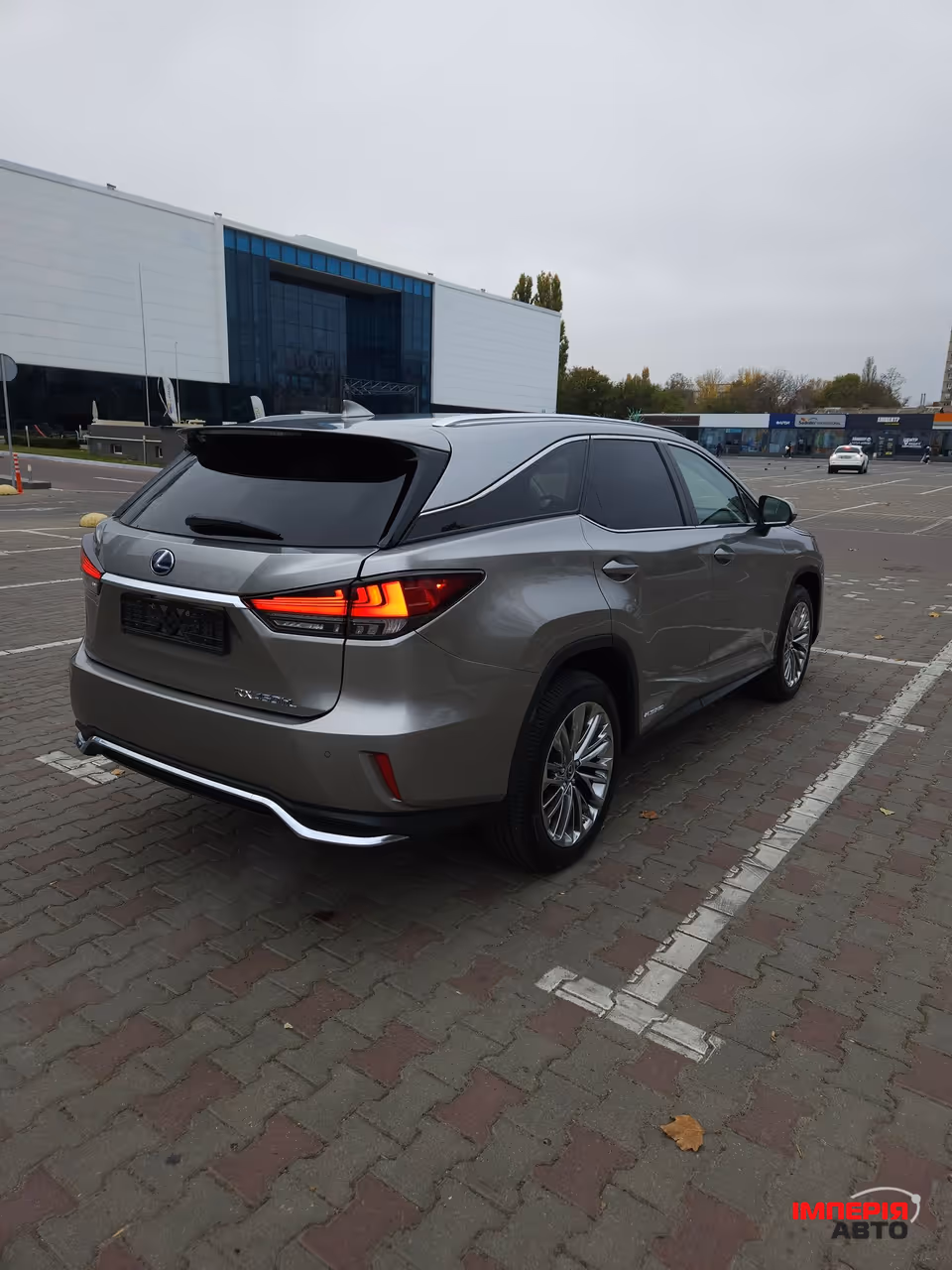 Lexus RX - фото 11