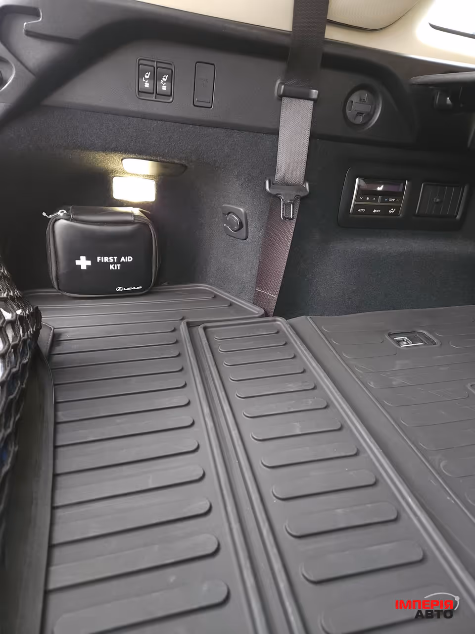 Lexus RX - фото 24