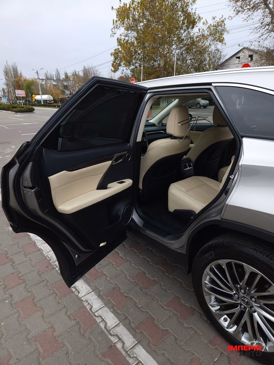 Lexus RX - фото 19