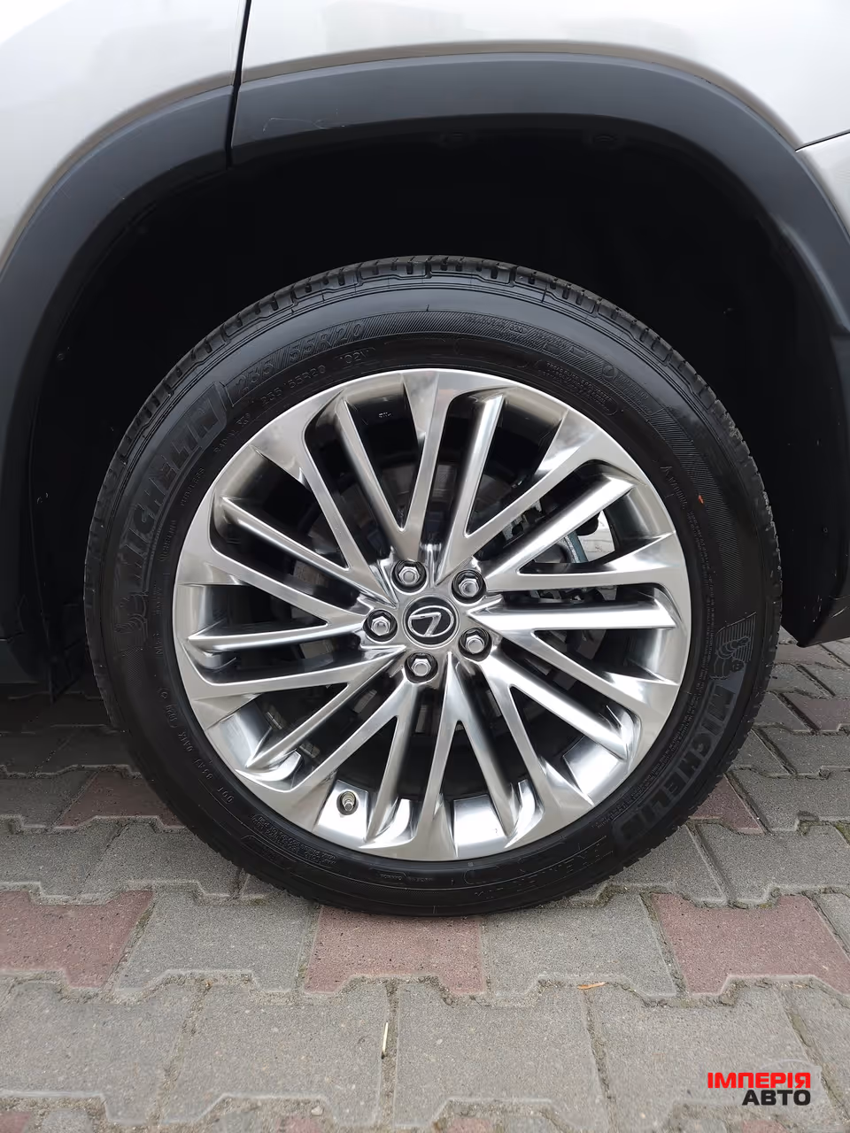 Lexus RX - фото 12