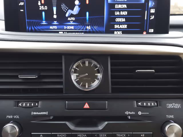 Lexus RX - фото 4