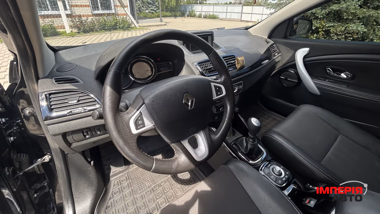 Renault Megane - фото 7