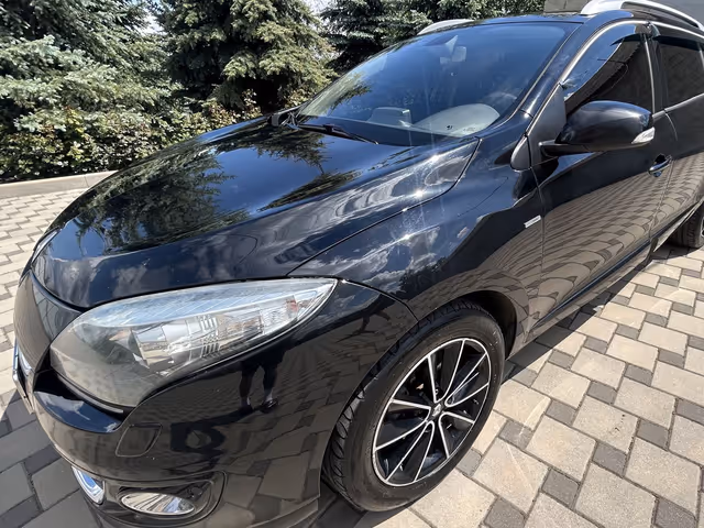 Renault Megane - фото 1