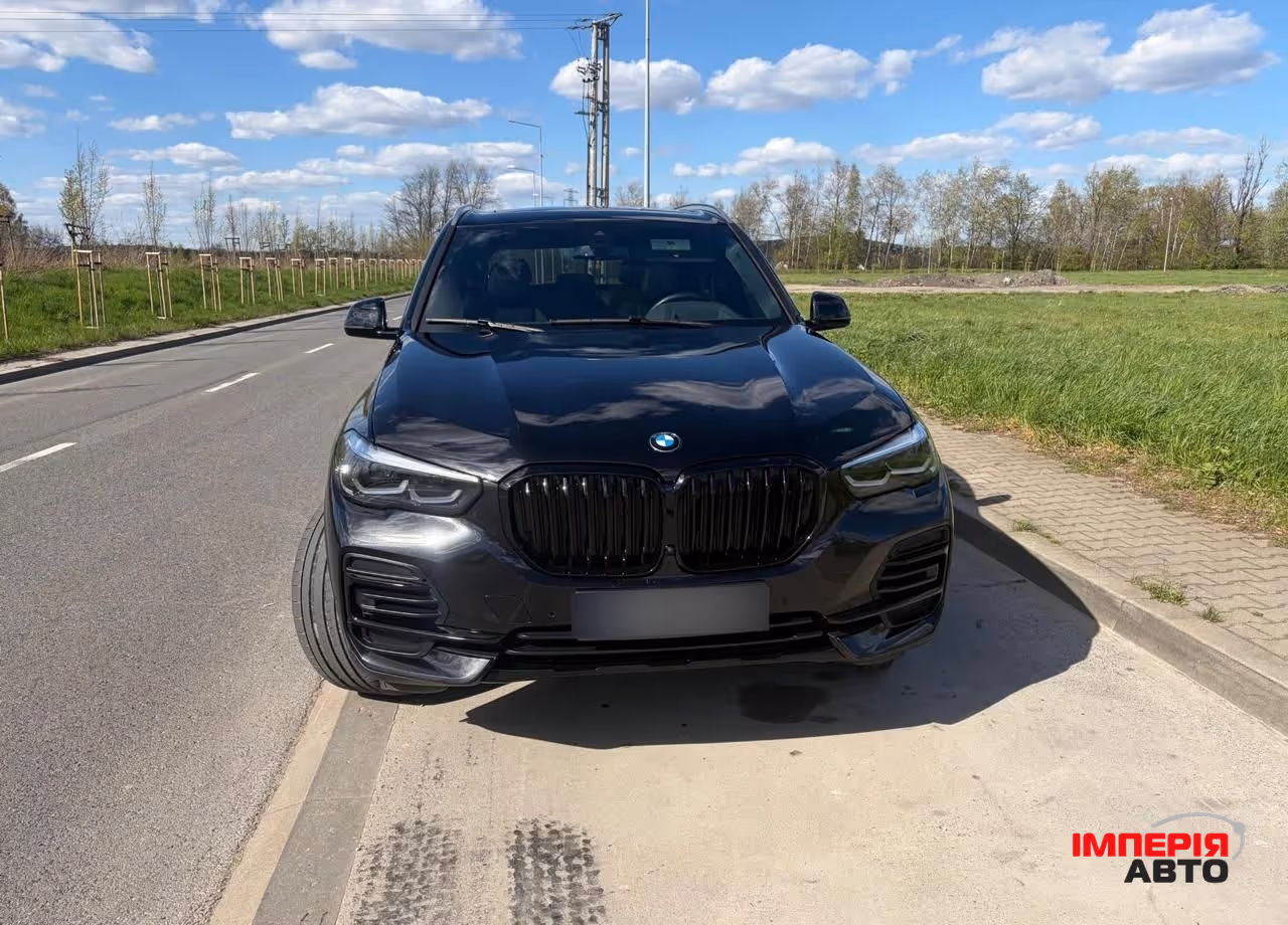 BMW X5 - фото 1
