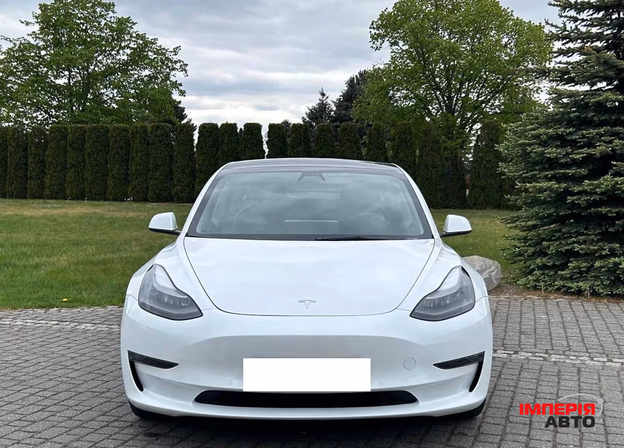 Tesla Model 3 - фото 1