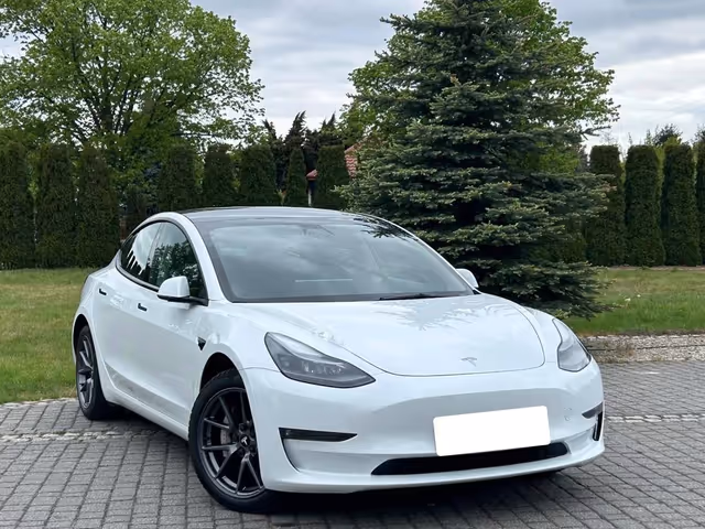 Tesla Model 3 - фото 4