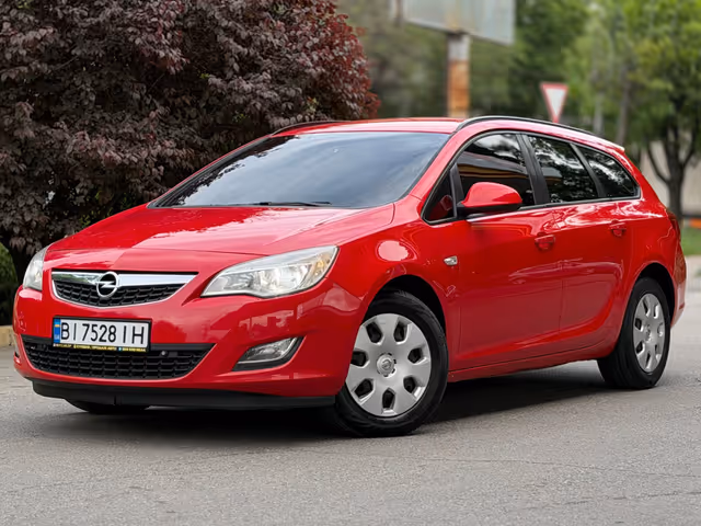 Opel Astra - фото 1
