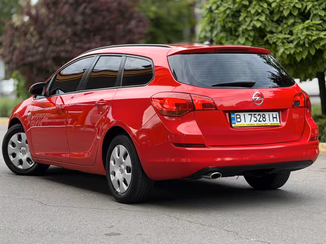 Opel Astra - фото 3