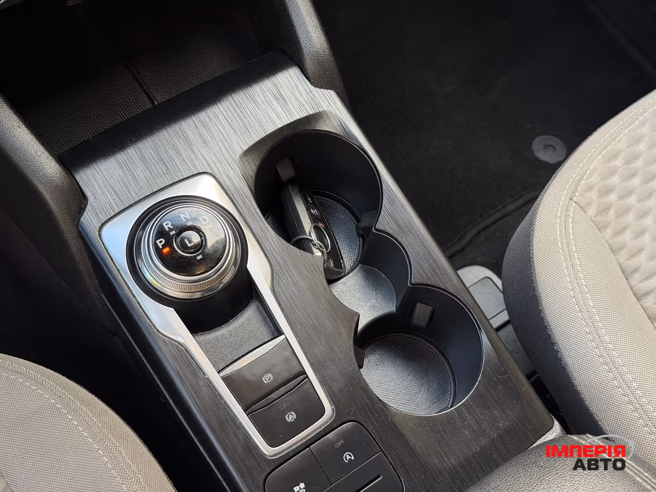 Ford Escape - фото 44