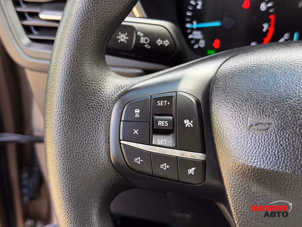 Ford Escape - фото 38