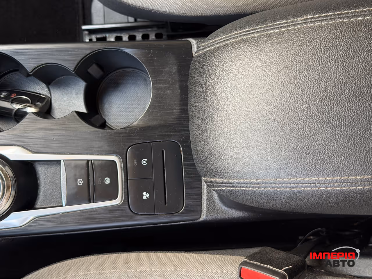 Ford Escape - фото 43