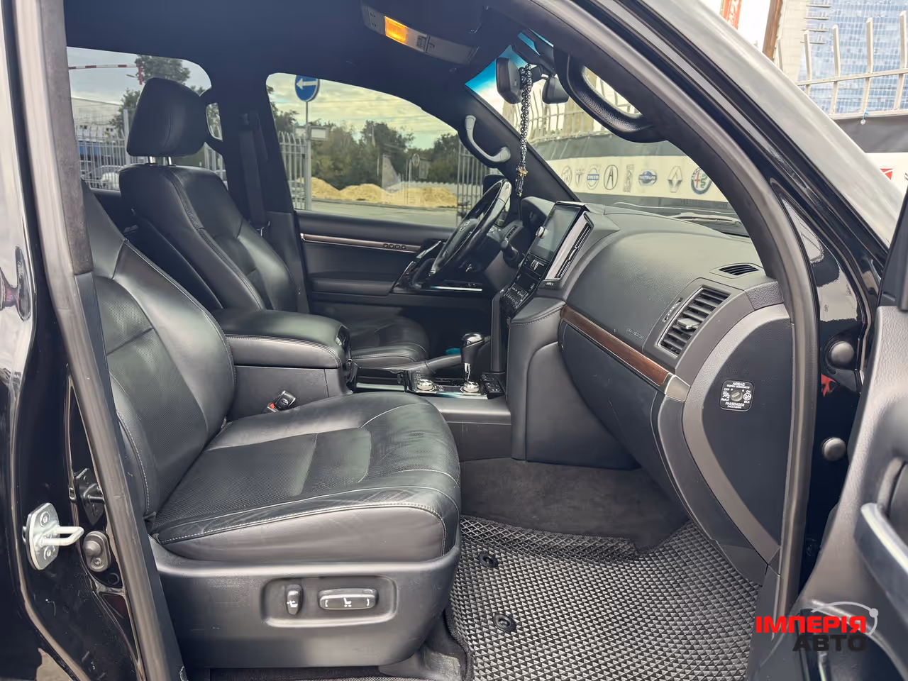 Toyota Land Cruiser - фото 10