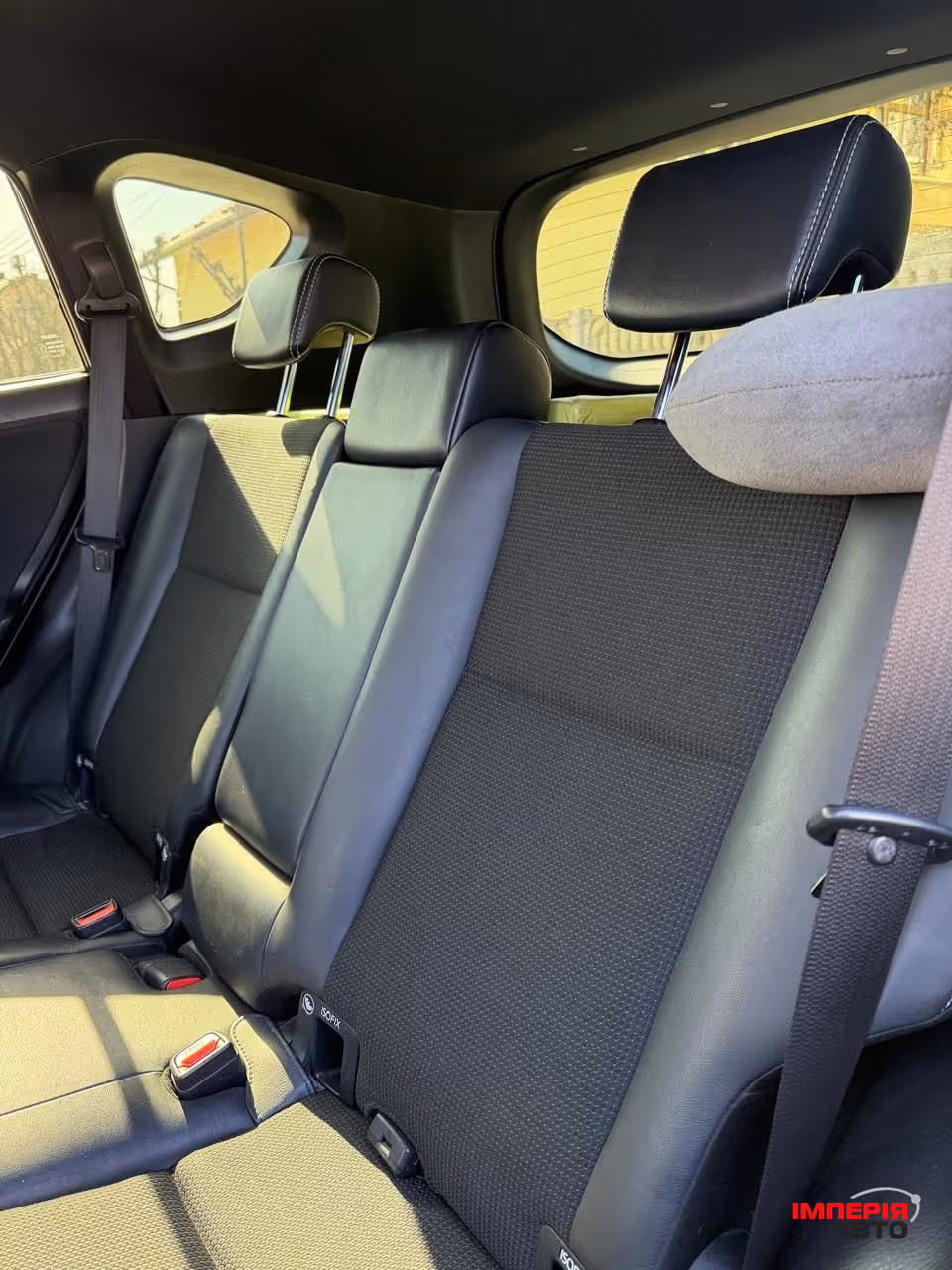 Toyota RAV4 - фото 3