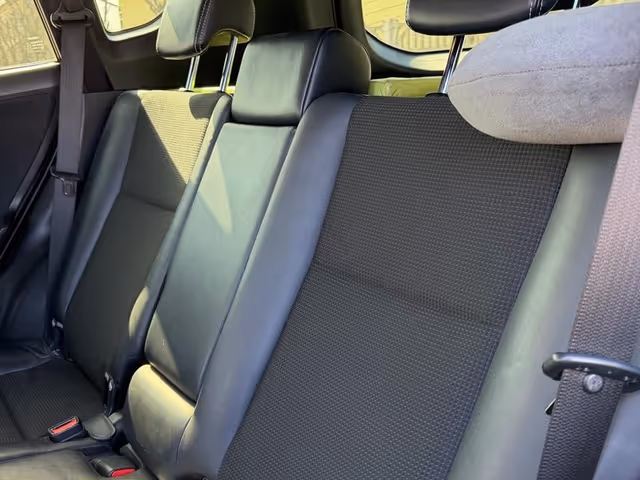 Toyota RAV4 - фото 3