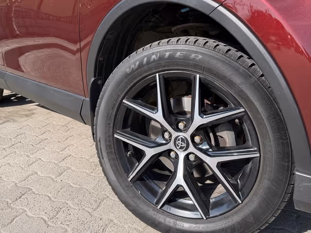 Toyota RAV4 - фото 5