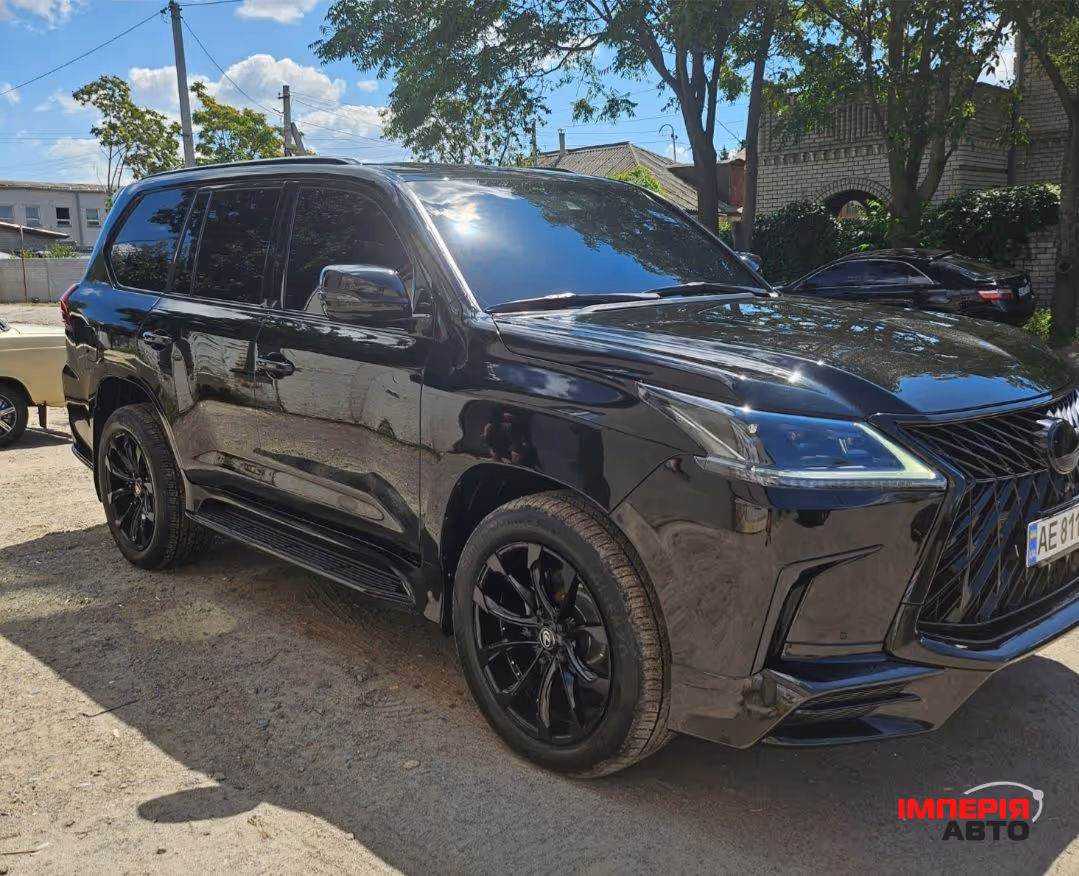 Lexus LX - фото 1