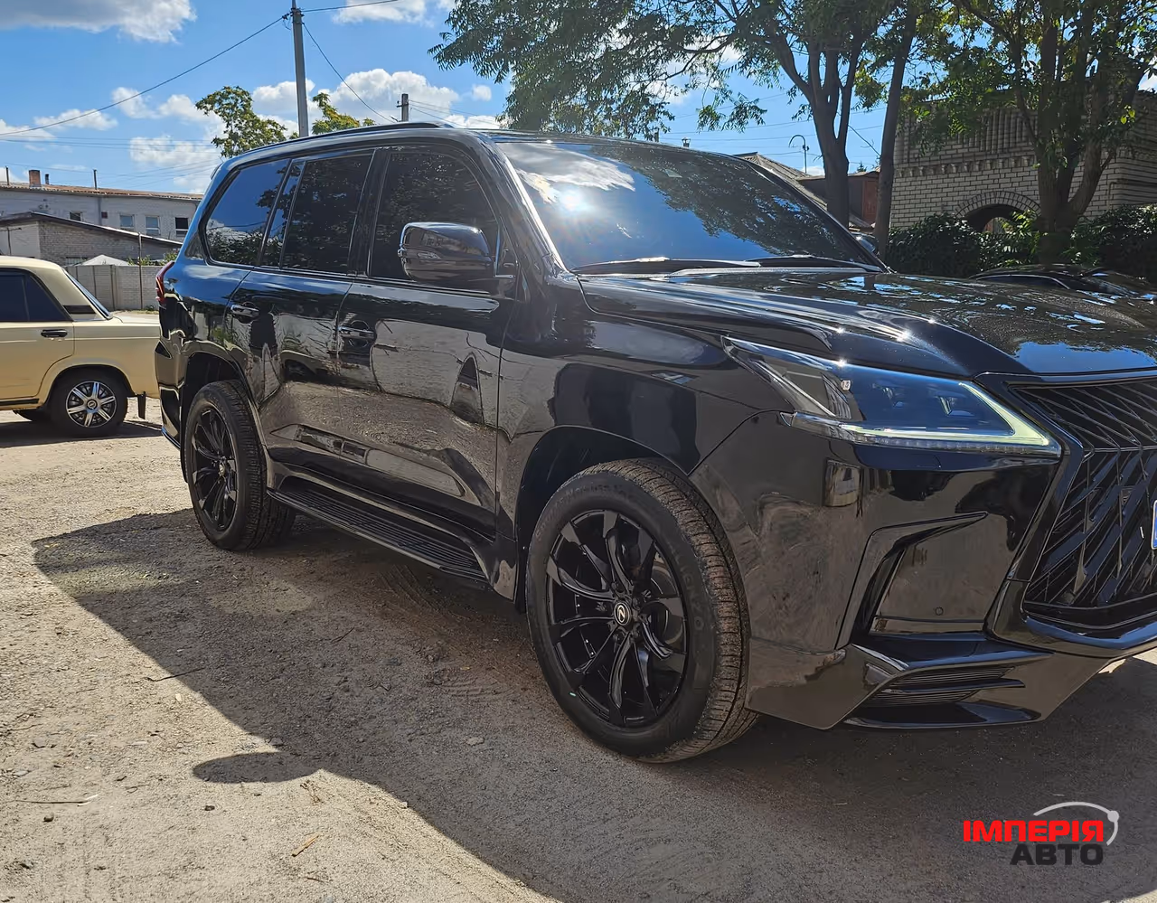 Lexus LX - фото 2