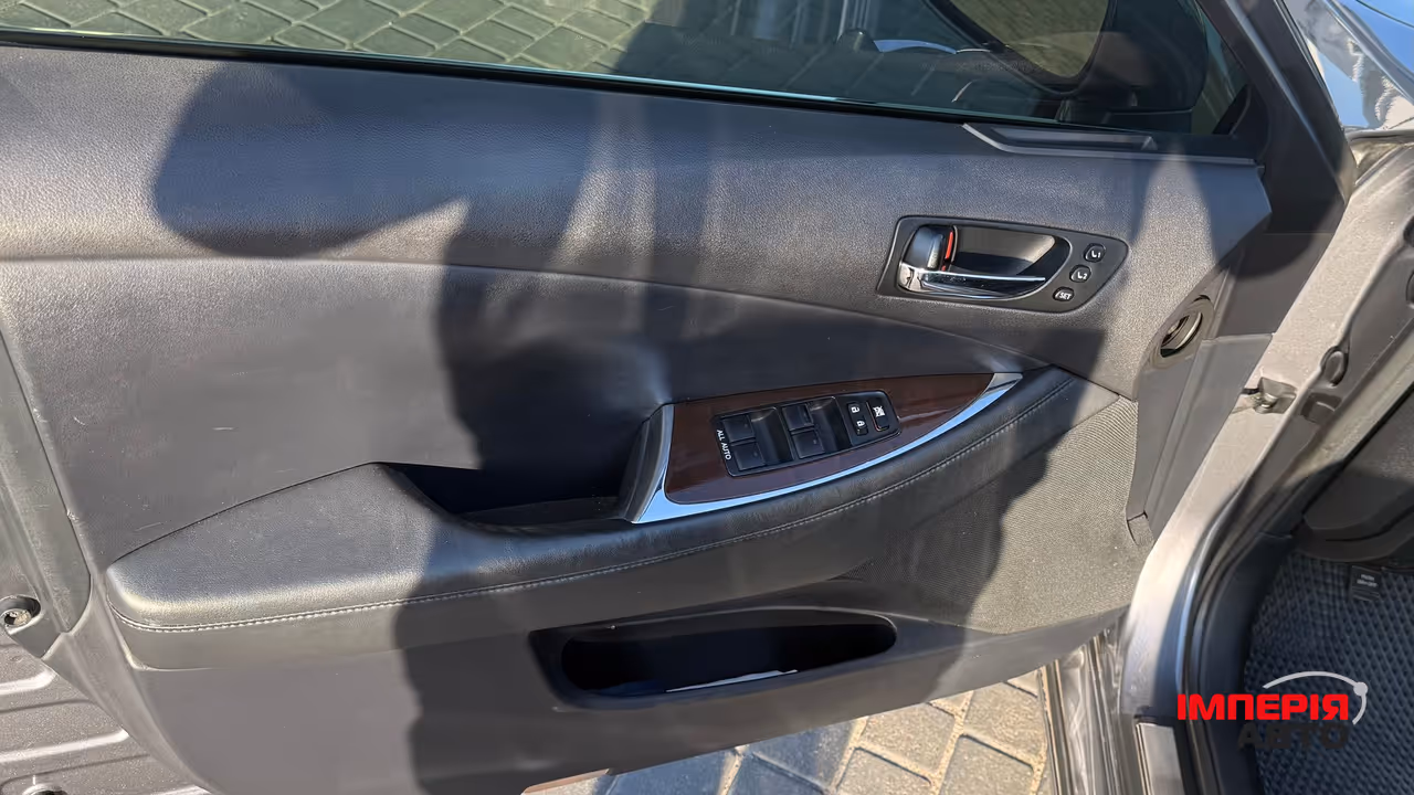 Lexus ES - фото 13