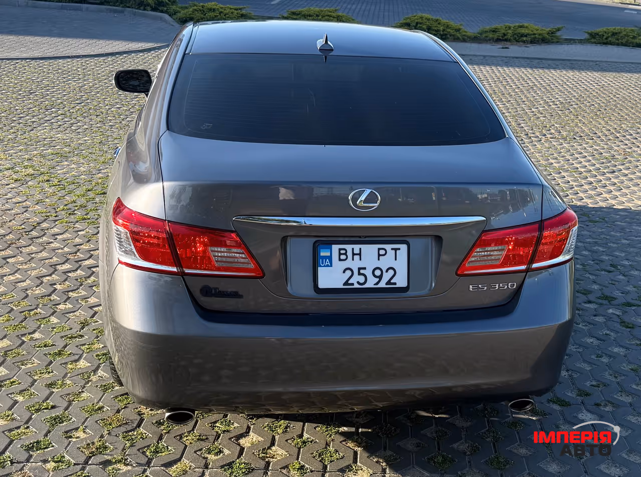 Lexus ES - фото 7