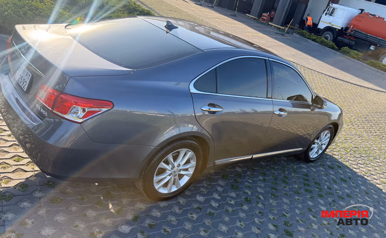 Lexus ES - фото 5