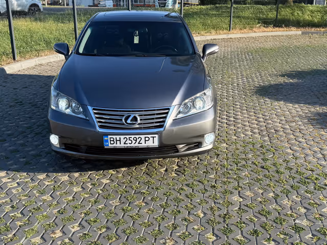 Lexus ES - фото 1