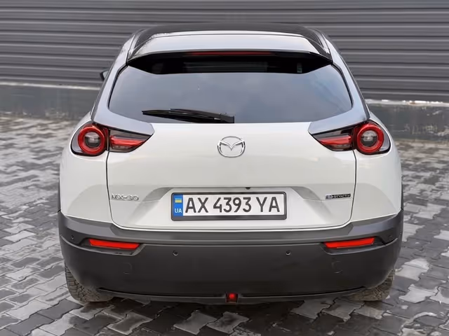 Mazda MX-30 - фото 4