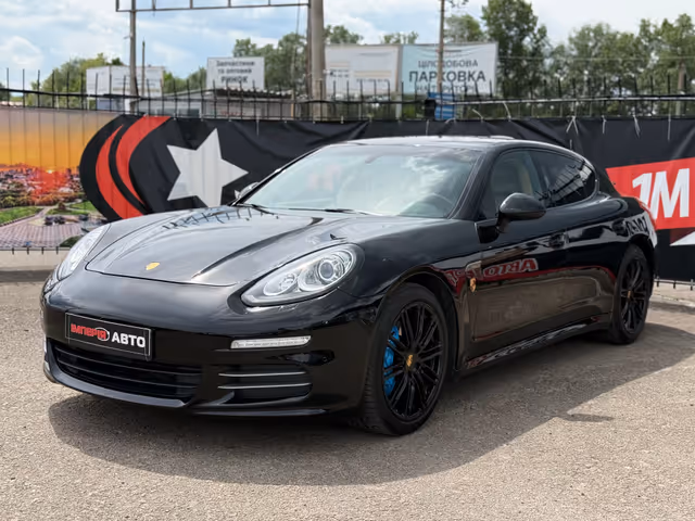 Porsche Panamera - фото 1