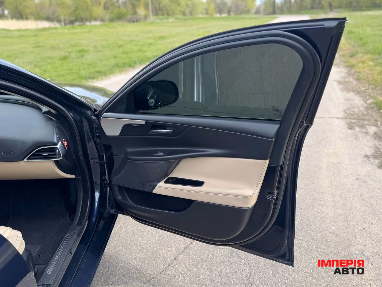 Jaguar XE - фото 35