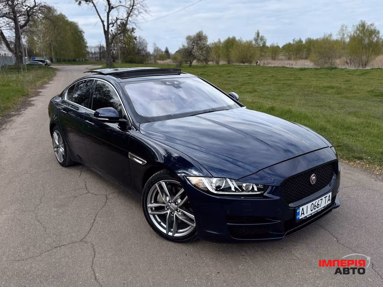 Jaguar XE - фото 1