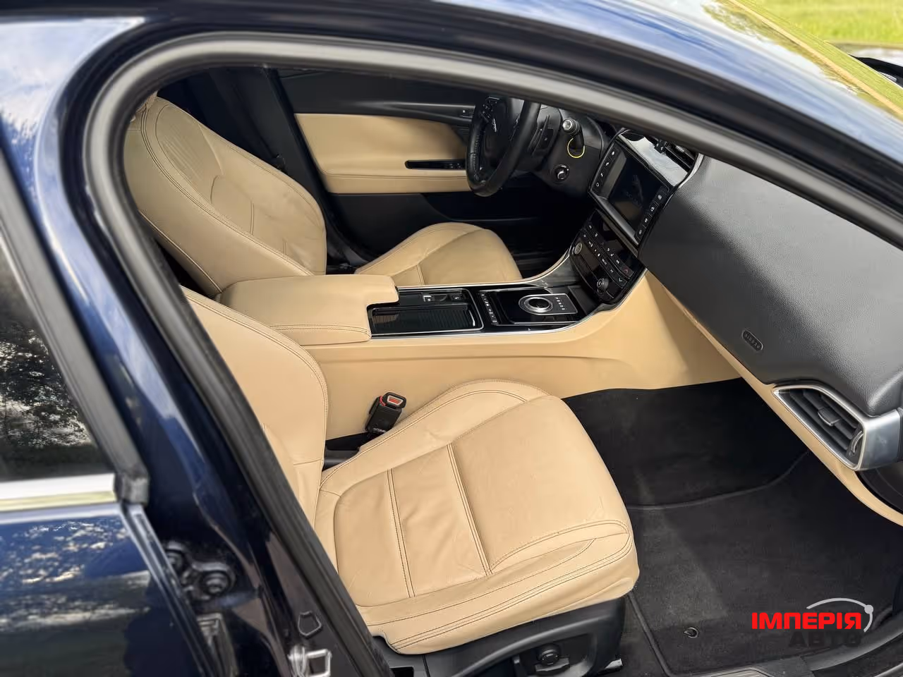 Jaguar XE - фото 34