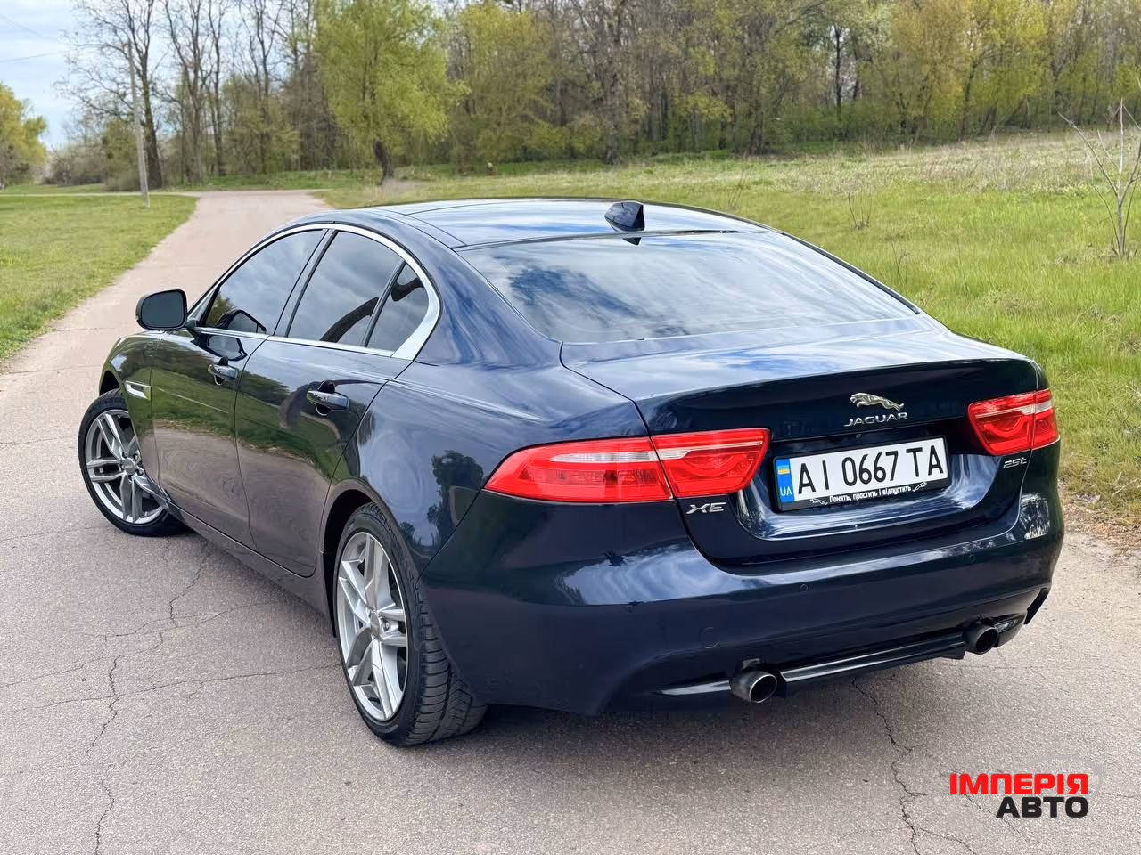 Jaguar XE - фото 7