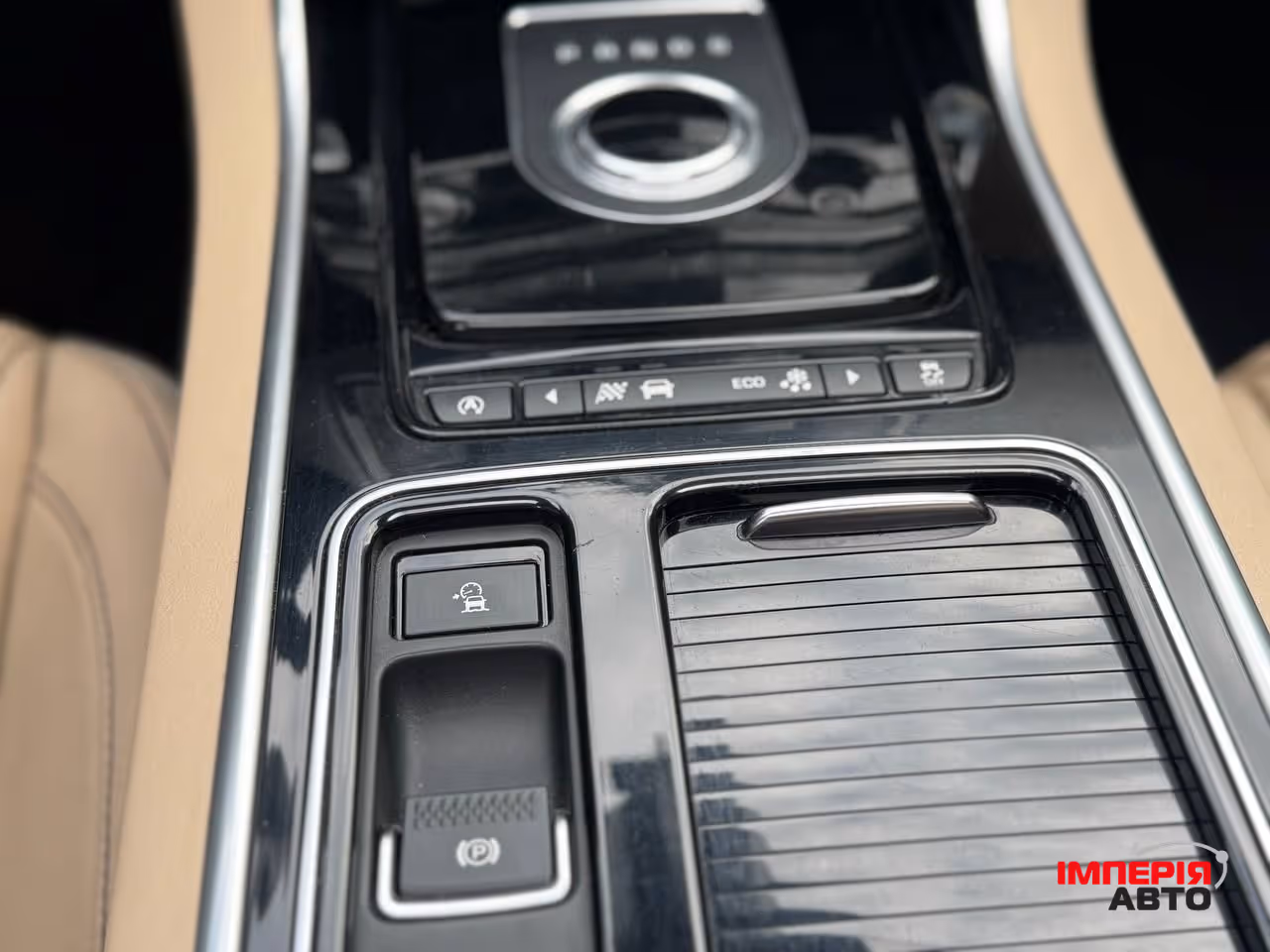 Jaguar XE - фото 49