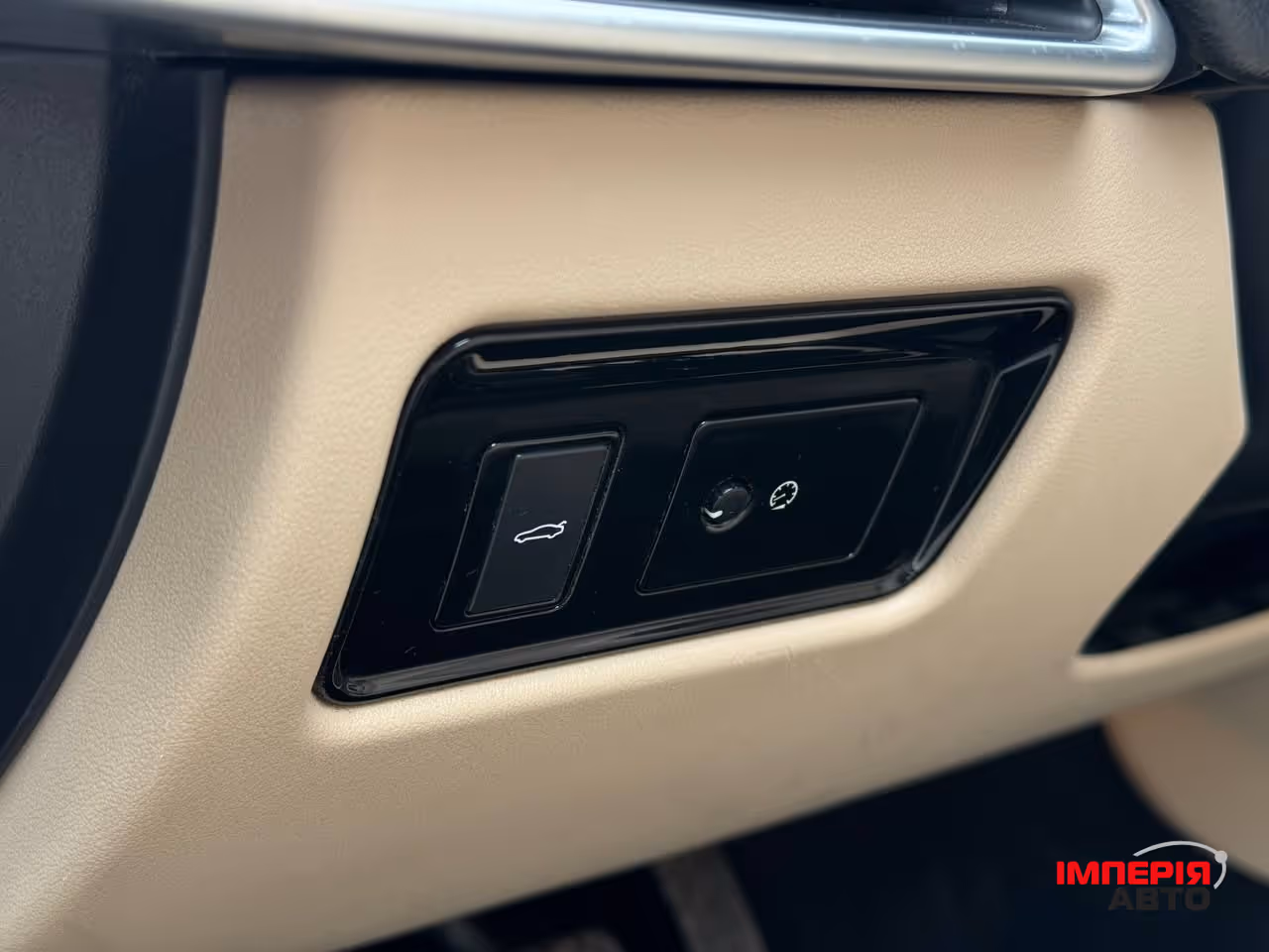 Jaguar XE - фото 61