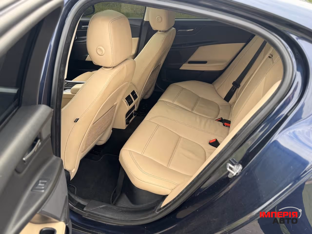Jaguar XE - фото 31