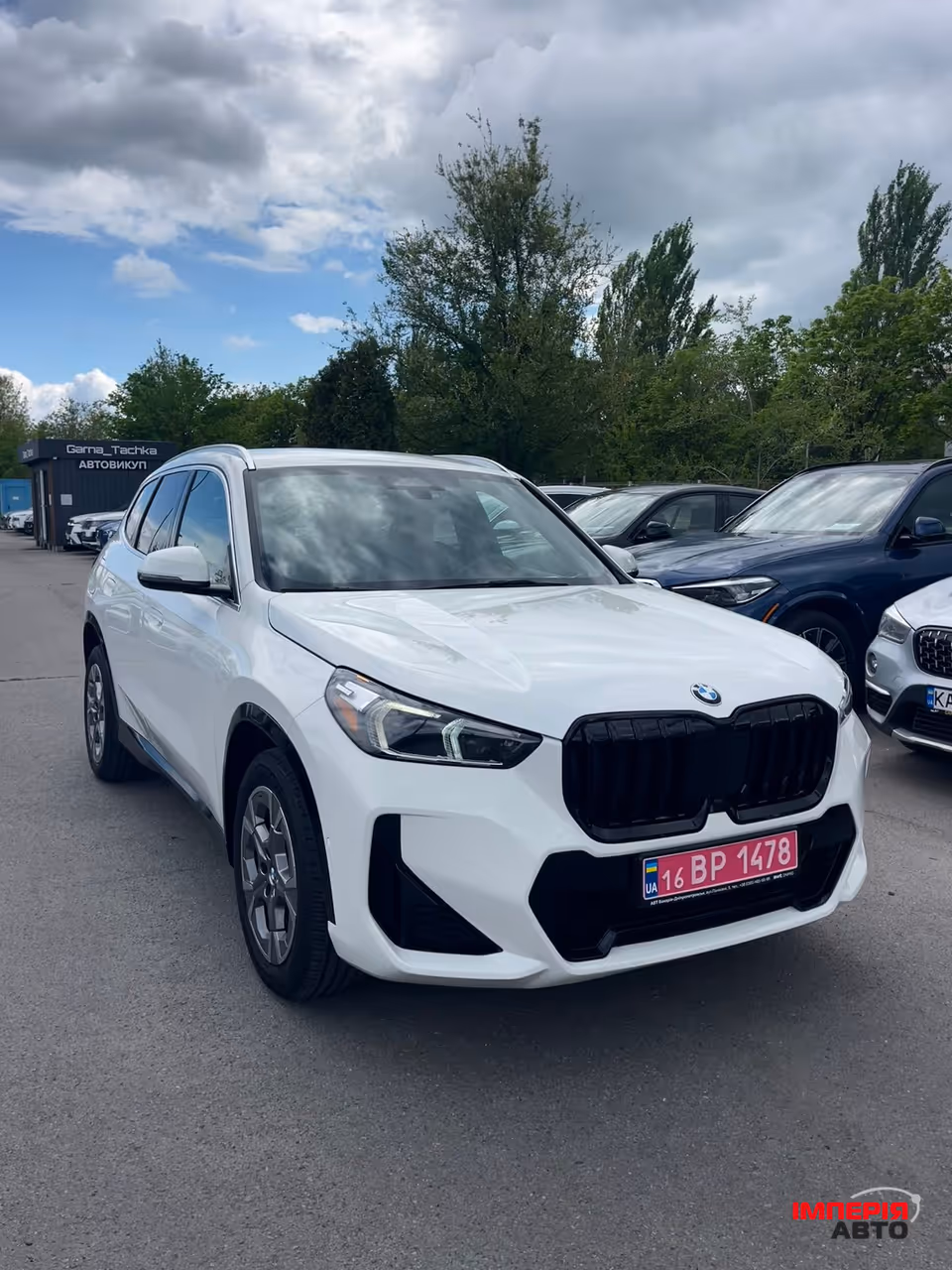 BMW X1 - фото 1