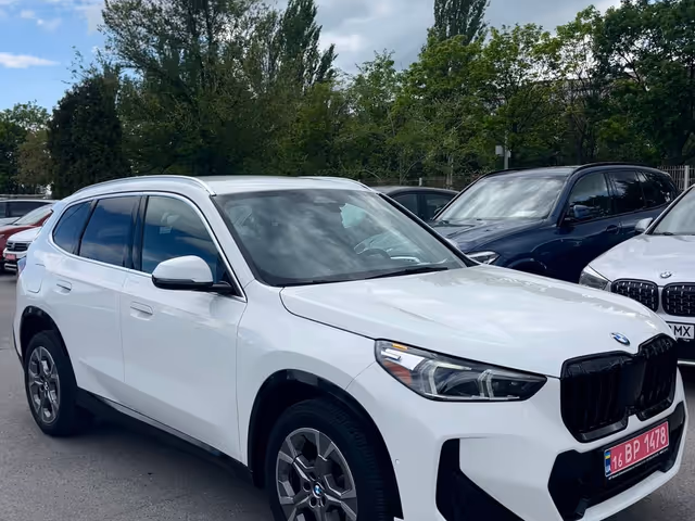 BMW X1 - фото 2