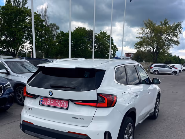 BMW X1 - фото 5