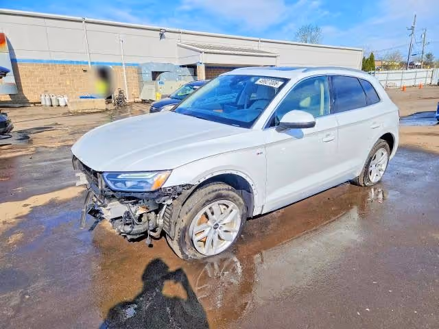 Audi Q5 - фото 1