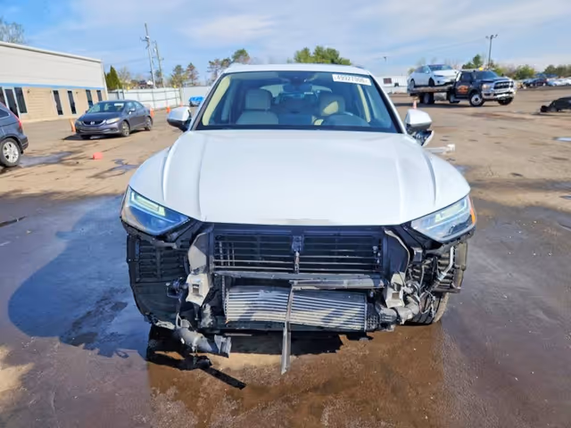 Audi Q5 - фото 3