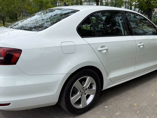 Volkswagen Jetta - фото 5