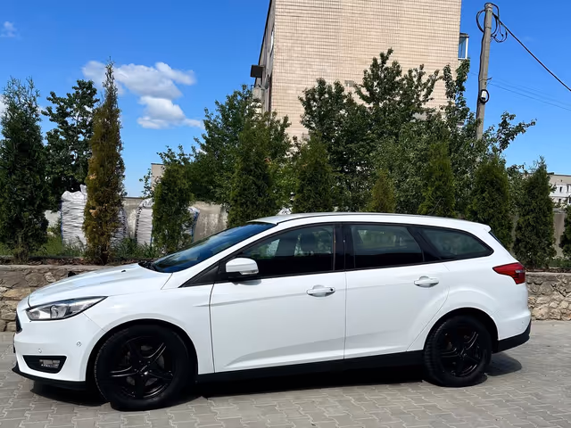 Ford Focus - фото 2