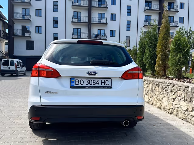 Ford Focus - фото 5