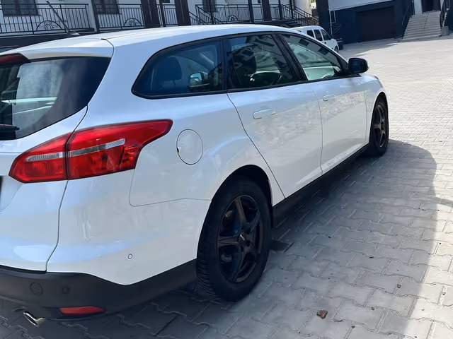 Ford Focus - фото 4